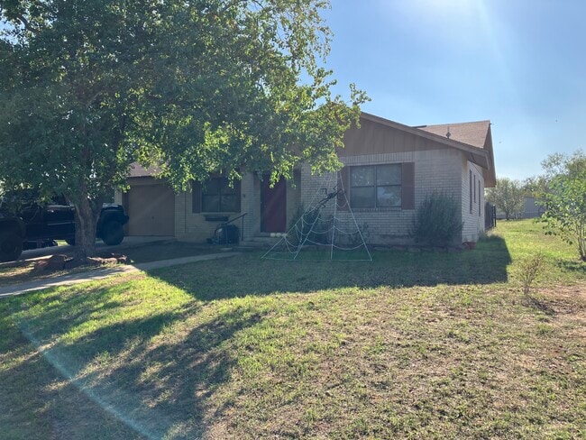 Primary Photo - 1906 Sunnyside Rd