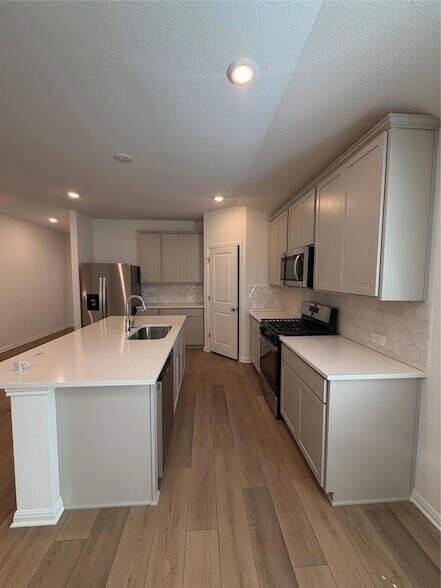 Building Photo - 180 Coopers Hawk Crst