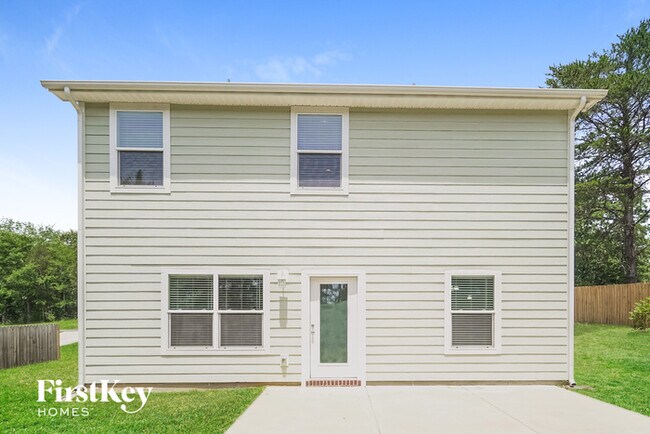 Building Photo - 13130 Circle Dr