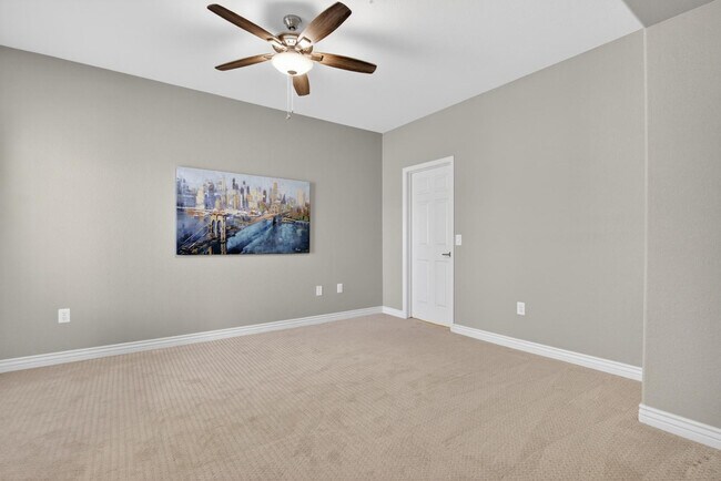 Building Photo - 7401 W Arrowhead Clubhouse Dr