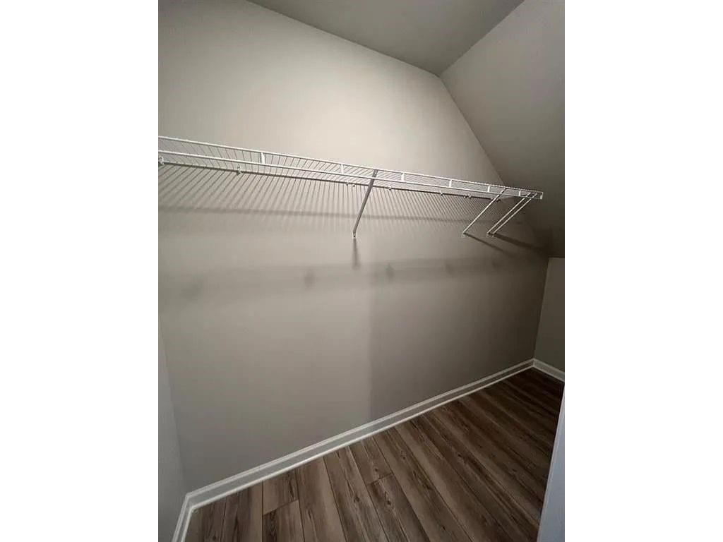 Building Photo - 735 Brecklin Ln