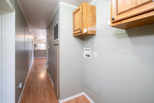 Building Photo - Country Living on a Private Acreage in Camas  - 2 Bedroom 1 Bath Manufactured Home