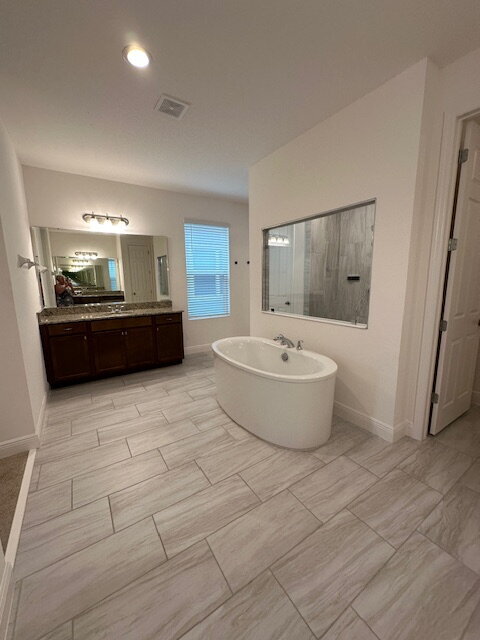 Building Photo - "Spacious Elegance in St. Cloud: 5-Bedroom...