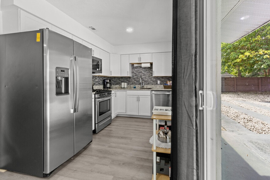 Building Photo - 3204 NW 10th St