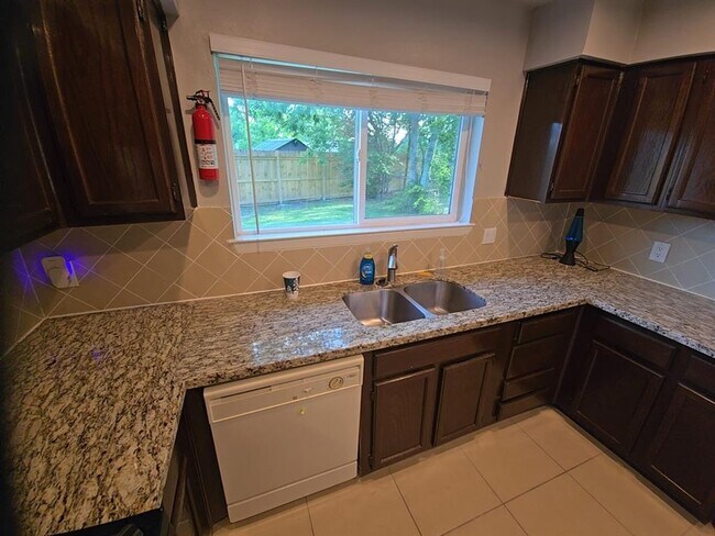 Building Photo - 14330 Templar Ln