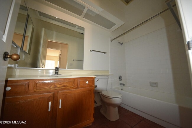 Building Photo - 5120 E Woodgate Ln