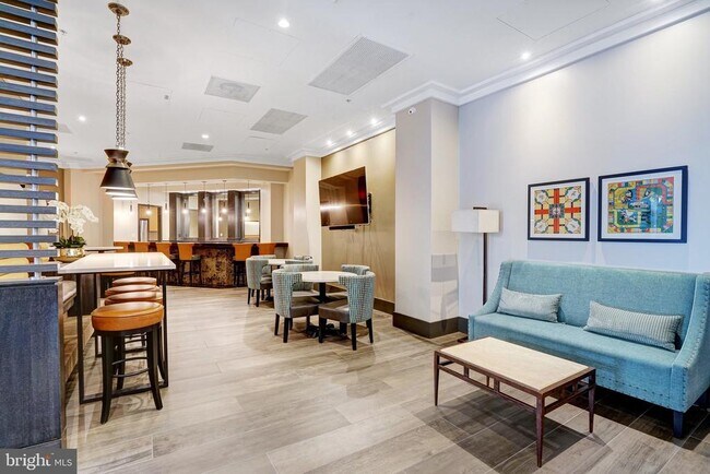 Building Photo - 3101 N Hampton Dr