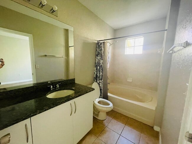 Building Photo - 152 SW Peacock Blvd