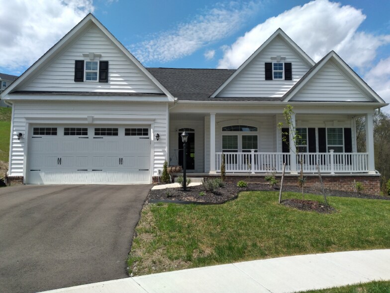 Primary Photo - 124 Pinevalley Dr