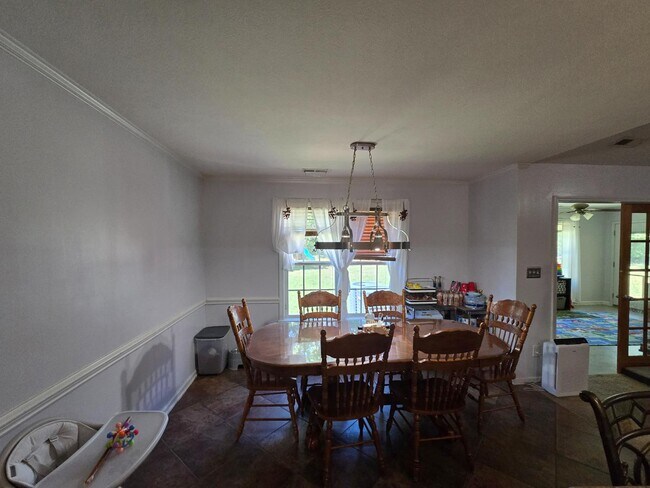 Building Photo - 441 Corsegan Rd