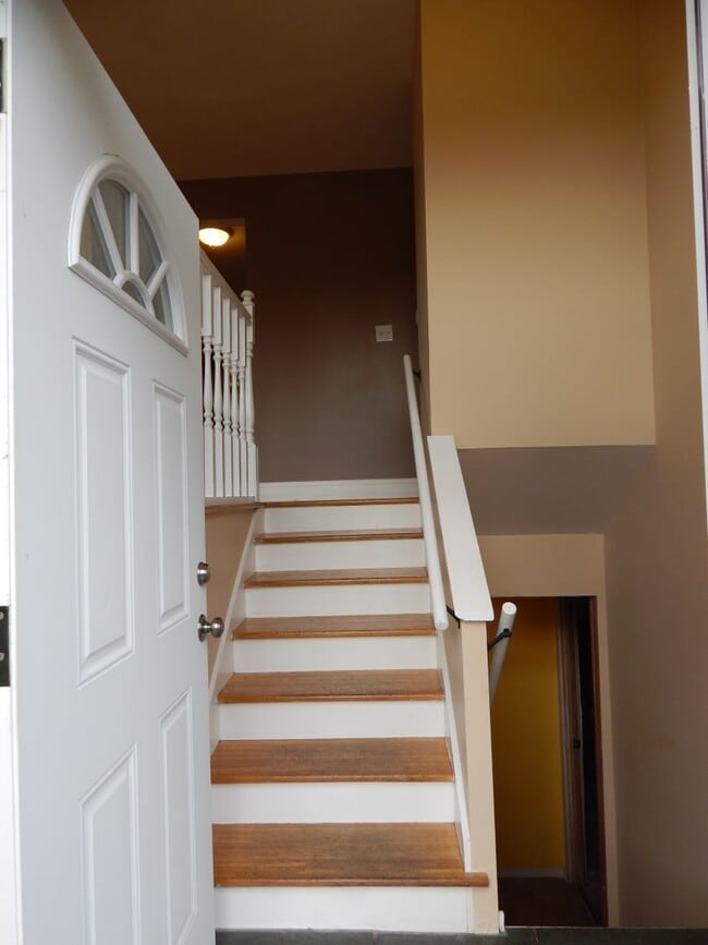 Building Photo - Seattle Northgate single family house 4 be...