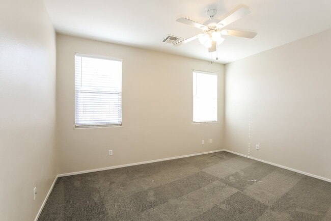 Building Photo - 5633 N Lookout Crest St