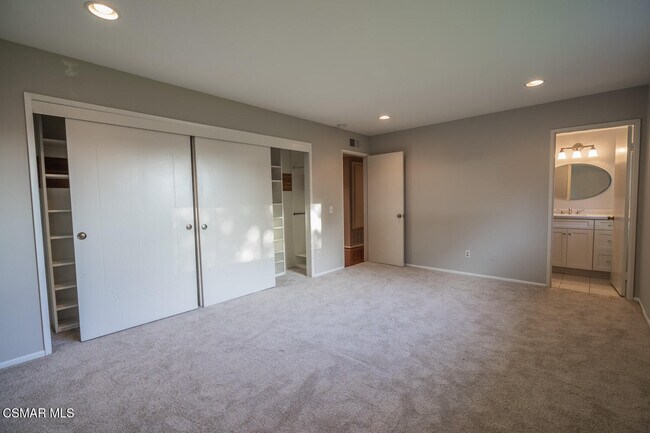 Building Photo - 3065 Starling Ave
