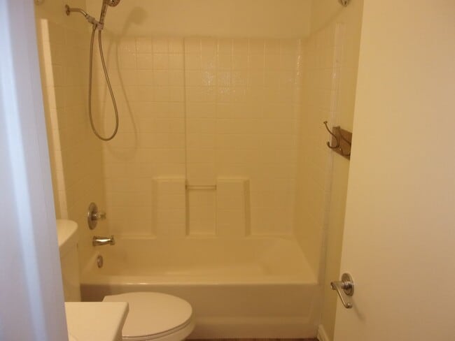 Building Photo - 88 E Rainbow Way