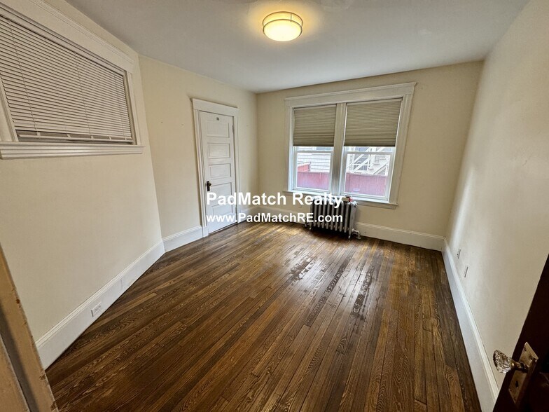 Building Photo - 9 Fairfield St