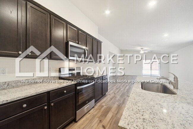 Building Photo - 975 Barkwell Dr SW
