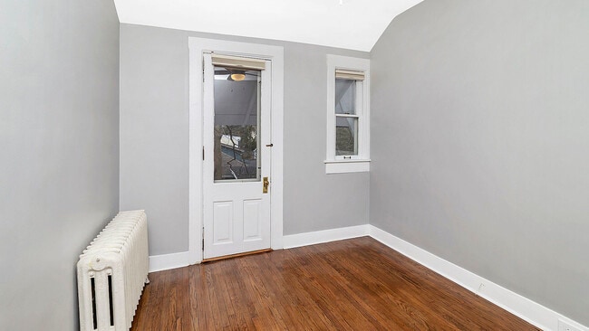 Building Photo - 346 E Prospect Ave