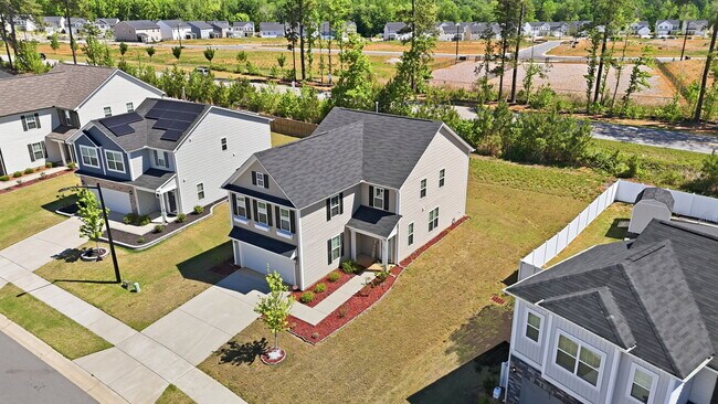 Building Photo - 450 Hawksbill Dr