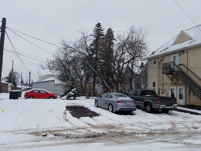 Building Photo - 2017-2019 John Ave