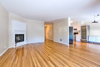 Building Photo - Spacious Two Bedroom Condo in Potrero Hill...