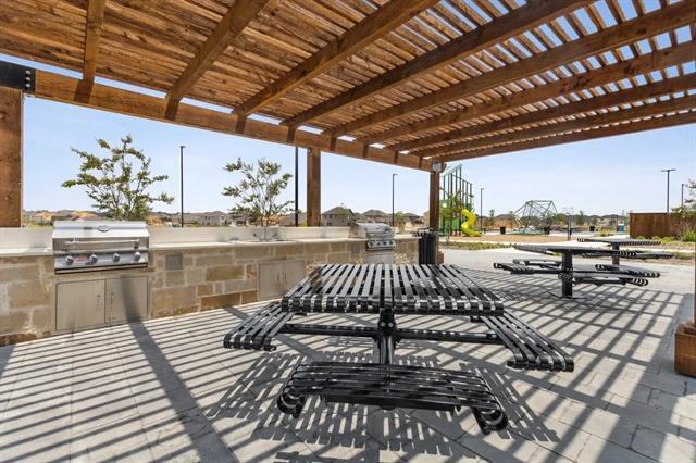 Building Photo - 717 Leavenworth Dr