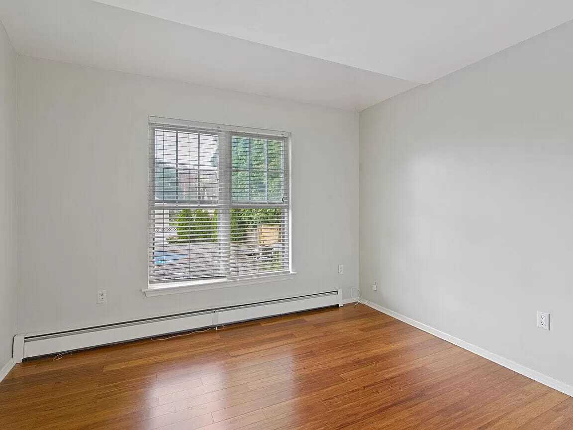 Building Photo - 275 Hamilton Pl