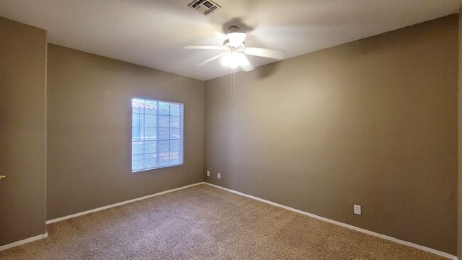 Building Photo - 1900 N Torrey Pines Dr