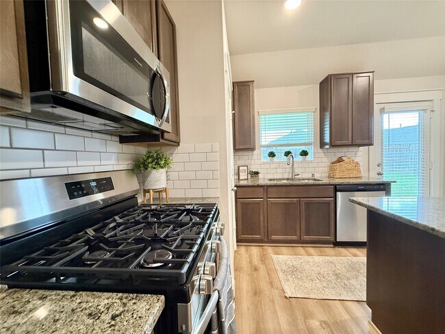 Building Photo - 7534 Coral Ter Dr