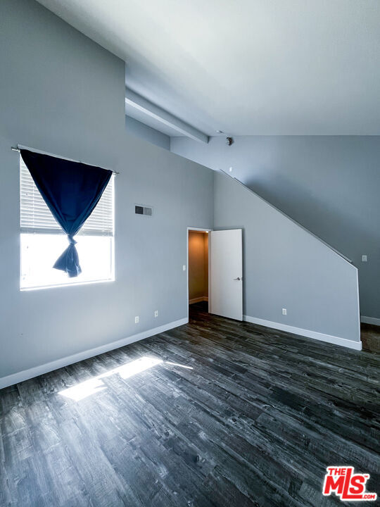 Building Photo - 9939 Topanga Canyon Blvd