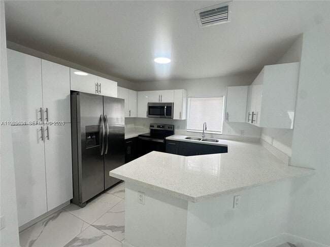 Building Photo - 116 NW 10th St