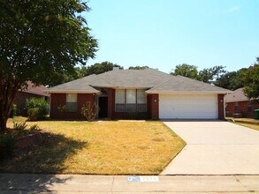 Building Photo - 2216 Lattimore St