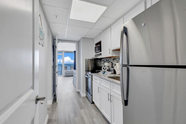 Building Photo - 2300 N Ocean Blvd