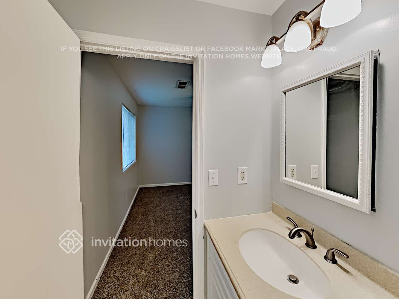 Building Photo - 2463 Mistletoe Ln SW
