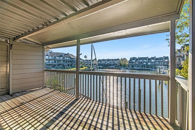 Building Photo - 18138 Bal Harbour Dr