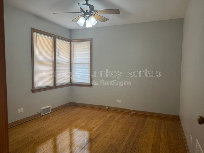 Building Photo - 2810 W 83rd St