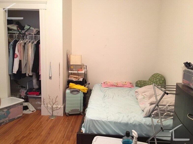 Building Photo - 21 Saint Lukes Rd