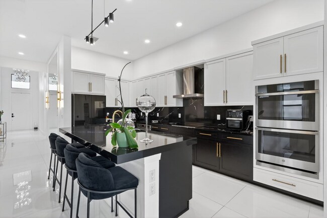 Building Photo - 10195 SW Latium Wy