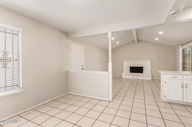 Building Photo - 1754 E Alta Vista Rd