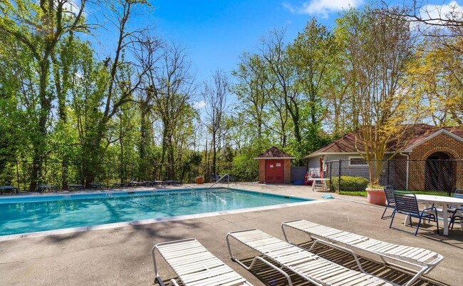 Building Photo - Coming soon! Ground level condo in Lake Heron