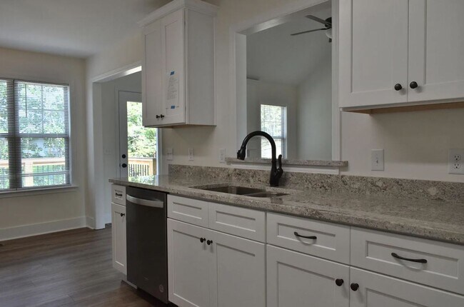 Building Photo - Rental in Ooltewah - 3 Bedrooms + Finished Basement