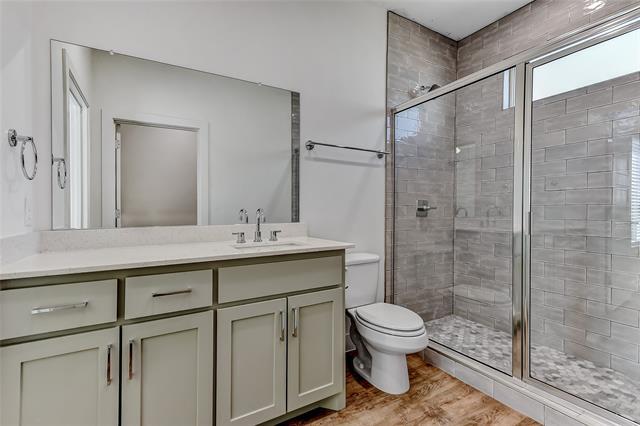 Building Photo - 3060 W Crawford St