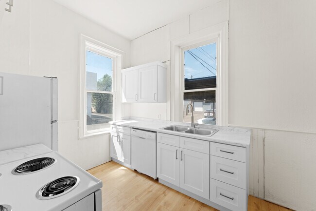 Building Photo - 4800 Holdings LLC