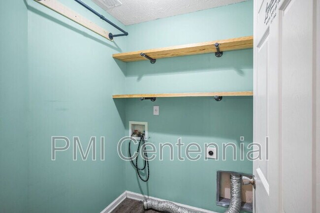 Building Photo - 152 Tara Commons Dr