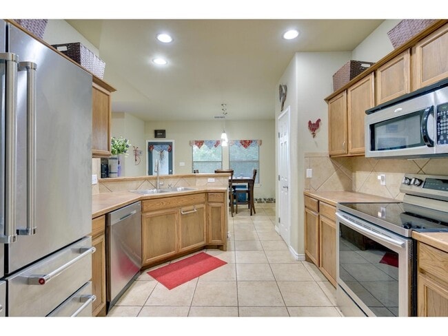 Building Photo - 14808 Foy Dr