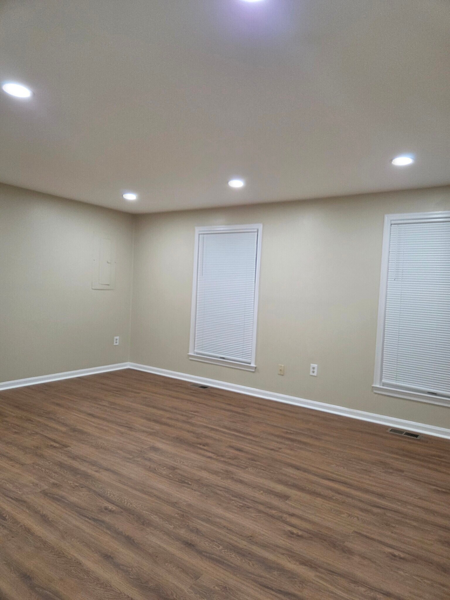 Building Photo - 4239 Glenn Dale Rd