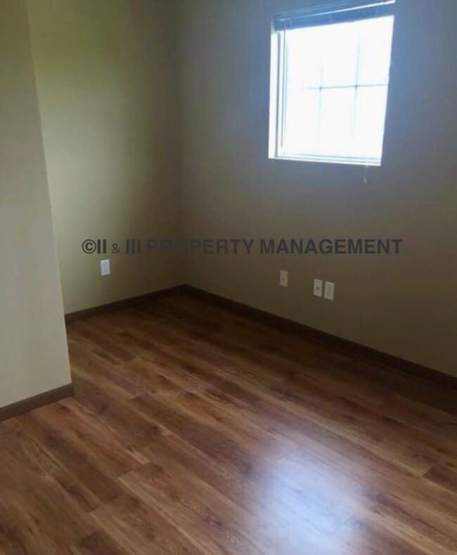 Building Photo - 409 S Darrowby Dr