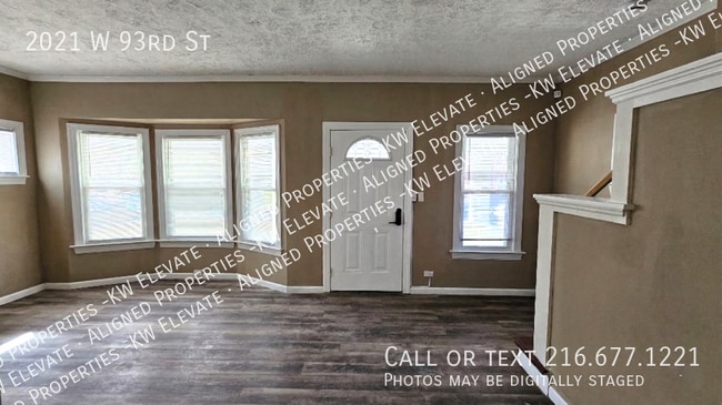 Building Photo - 2021 W 93rd St