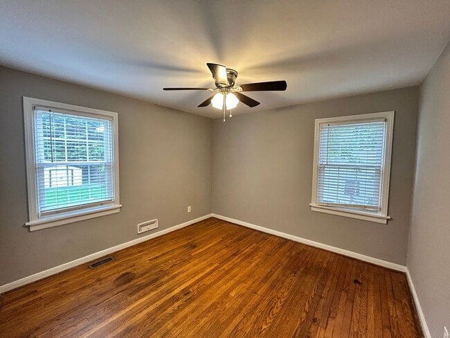 Building Photo - 1124 Bridle Ln