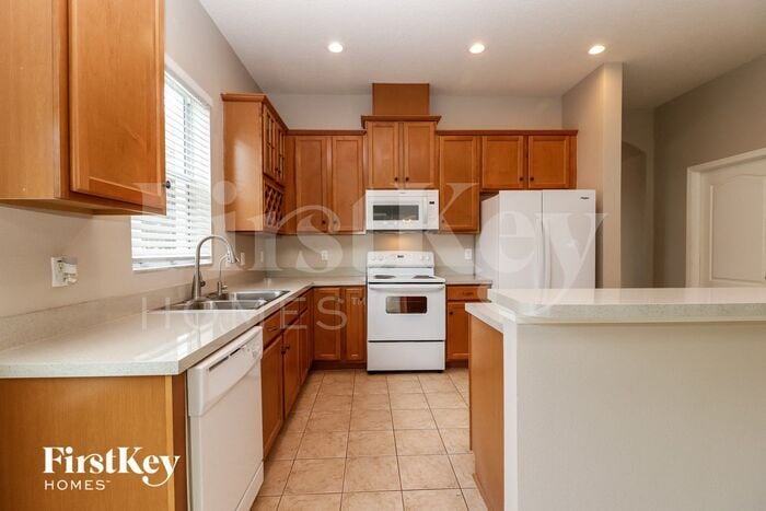 Building Photo - 7727 Stoney Hill Dr