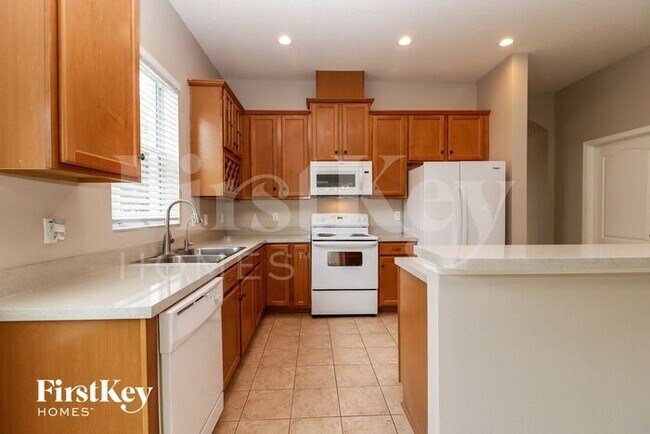 Building Photo - 7727 Stoney Hill Dr
